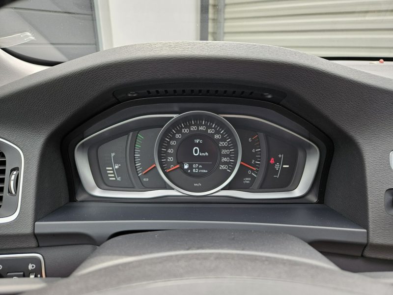 Volvo V60 D2 1.6 115KM manual BEZWYPADEK bardzo zadbany NAVI BDB stan I (2010-2018)