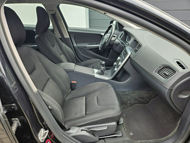 Volvo V60 D2 1.6 115KM manual BEZWYPADEK bardzo zadbany NAVI BDB stan I (2010-2018)