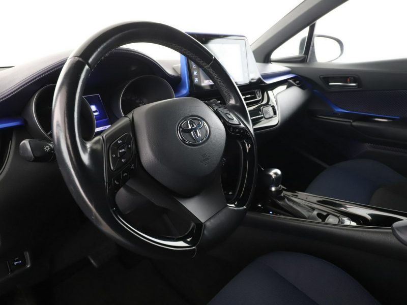 Toyota C-HR Style grzane fotele kamera tempomat