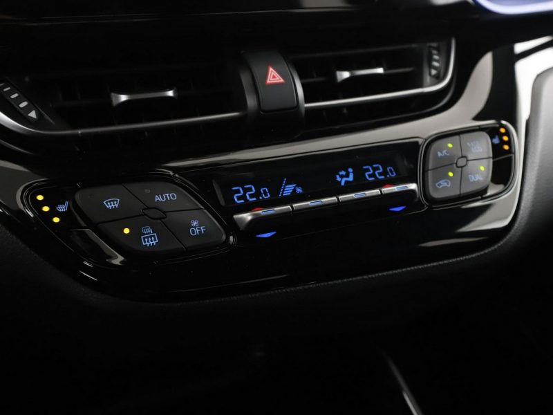 Toyota C-HR Style grzane fotele kamera tempomat