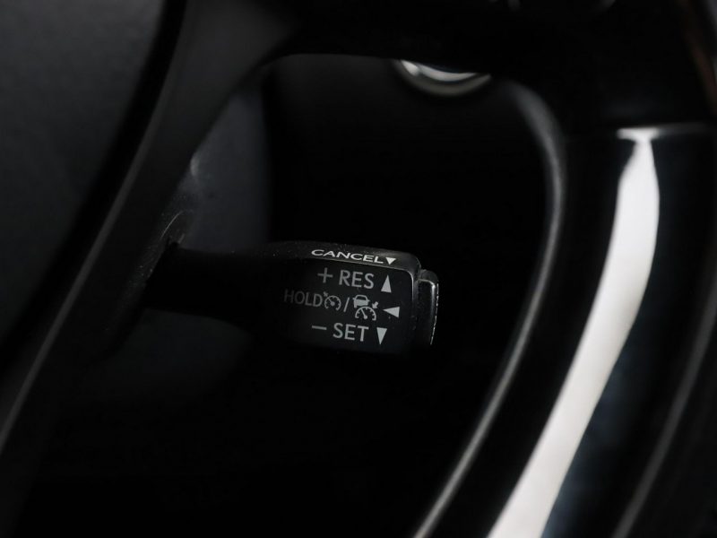 Toyota C-HR Style grzane fotele kamera tempomat