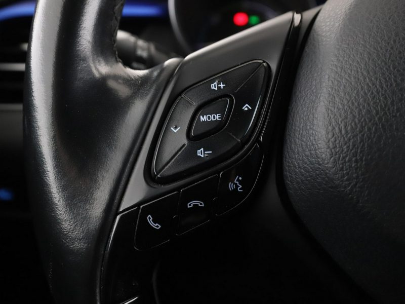 Toyota C-HR Style grzane fotele kamera tempomat