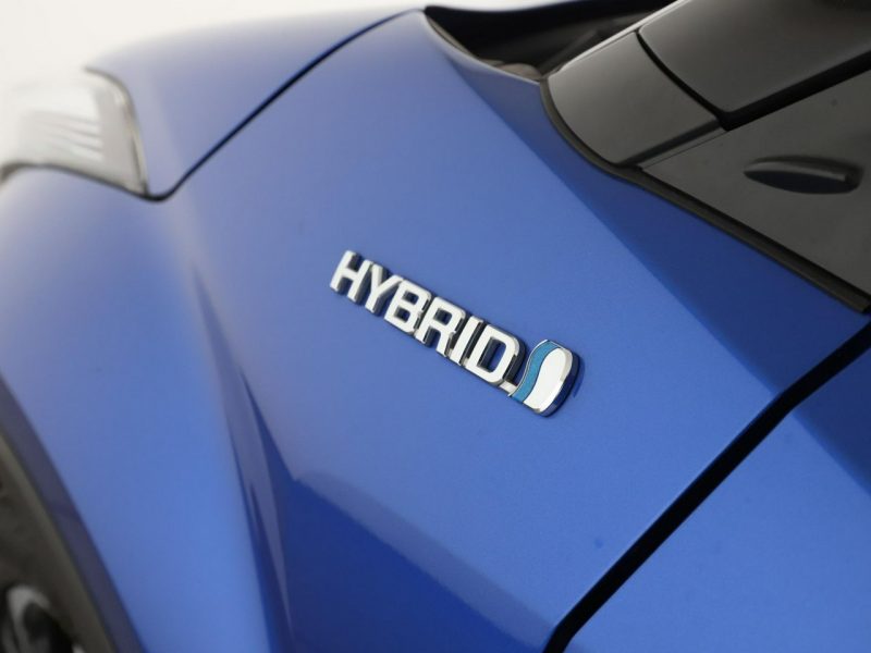Toyota C-HR Style grzane fotele kamera tempomat