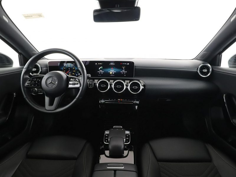 Mercedes A 180 automat skóra navi klima auto kamera i czujniki parkowania W177 (2018-)