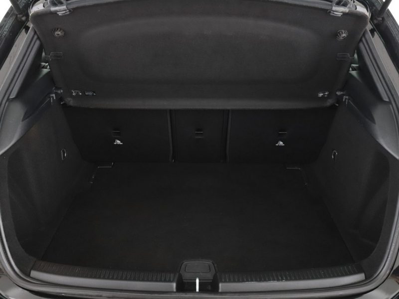 Mercedes A 180 automat skóra navi klima auto kamera i czujniki parkowania W177 (2018-)