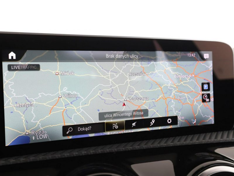 Mercedes A 180 automat skóra navi klima auto kamera i czujniki parkowania W177 (2018-)