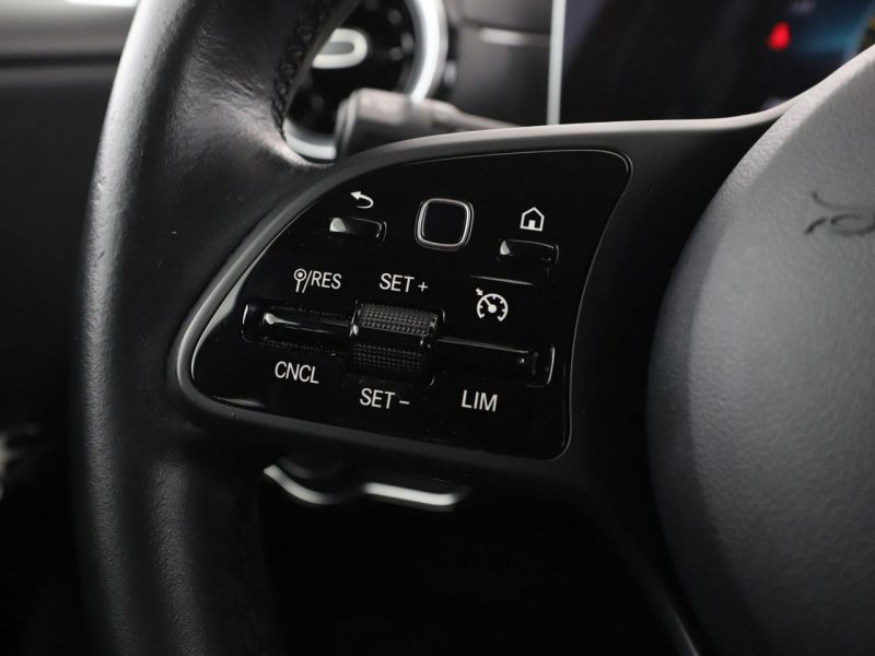 Mercedes A 180 automat skóra navi klima auto kamera i czujniki parkowania W177 (2018-)