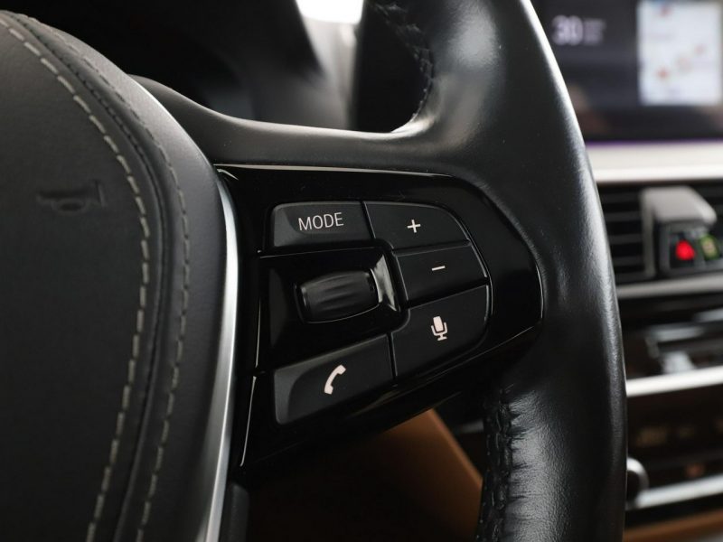 BMW 530 530e Luxury Line PHEV panorama skóra kamera grzane fotele navi head-up G30 (2017-)