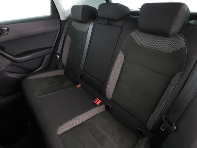 Seat Ateca DSG full LED virtual cocpit navi klima auto kamera i czujniki parkowan