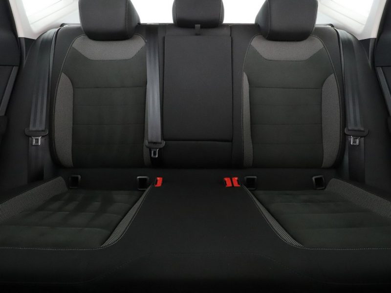 Seat Ateca DSG full LED virtual cocpit navi klima auto kamera i czujniki parkowan