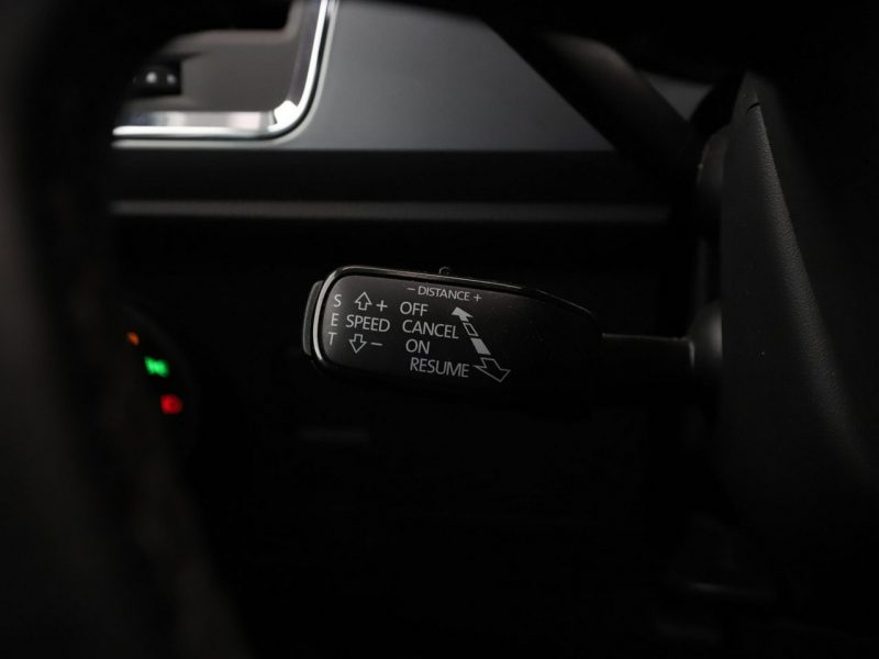 Seat Ateca DSG full LED virtual cocpit navi klima auto kamera i czujniki parkowan