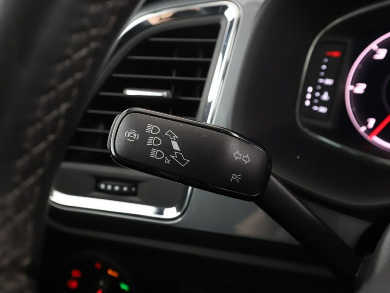 Seat Ateca DSG full LED virtual cocpit navi klima auto kamera i czujniki parkowan