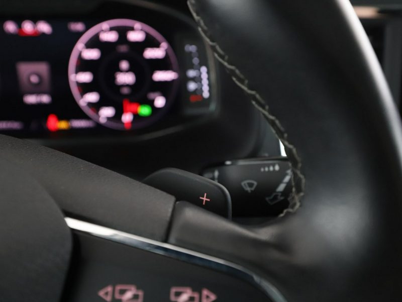 Seat Ateca DSG full LED virtual cocpit navi klima auto kamera i czujniki parkowan