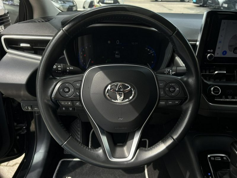 Toyota Corolla 1.8 Hybrid COMFORT TECH, salon Polska, gwarancja, FV23% Seria E16 (2012-)