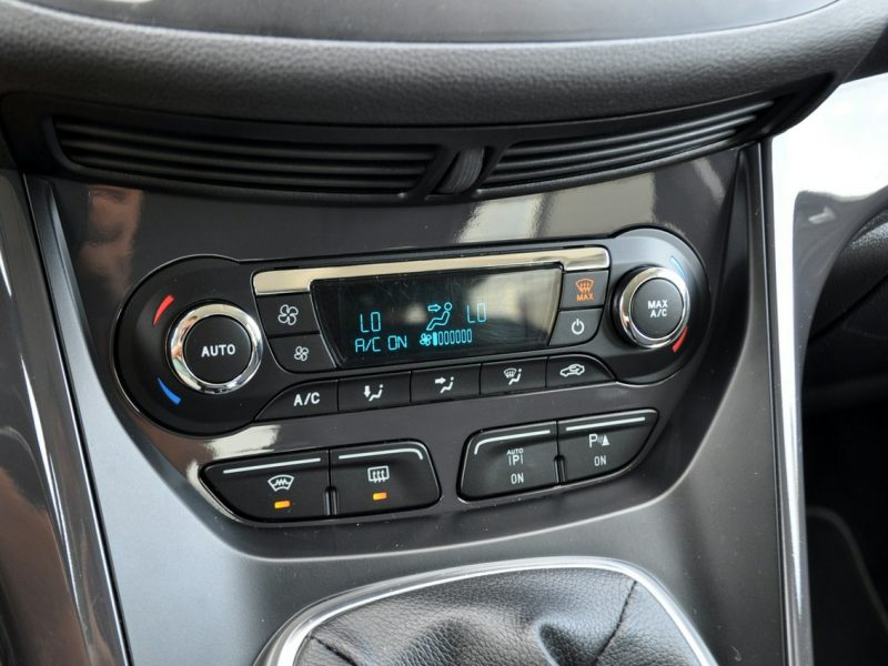 Ford Kuga 2.0TDCI(140KM)*4x4*Navi*Skóry*Parkt Asista.*Klimatronik*I Wł*Alu17"ASO II (2012-)