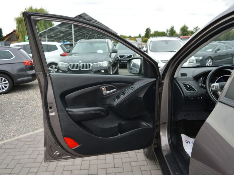 Hyundai ix35 2.0i Automat 100% bezwypadkowy Serwis Skóra Navi Kamera 151 tys.km.