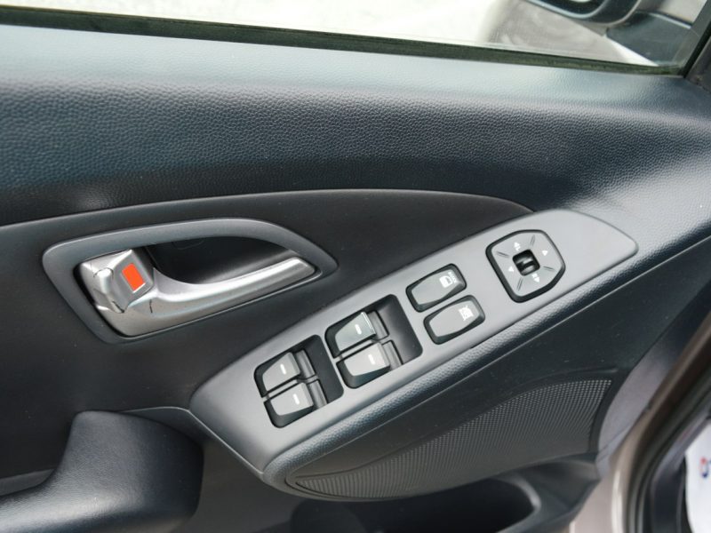 Hyundai ix35 2.0i Automat 100% bezwypadkowy Serwis Skóra Navi Kamera 151 tys.km.