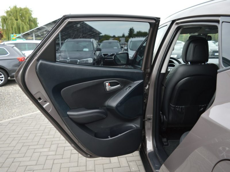 Hyundai ix35 2.0i Automat 100% bezwypadkowy Serwis Skóra Navi Kamera 151 tys.km.