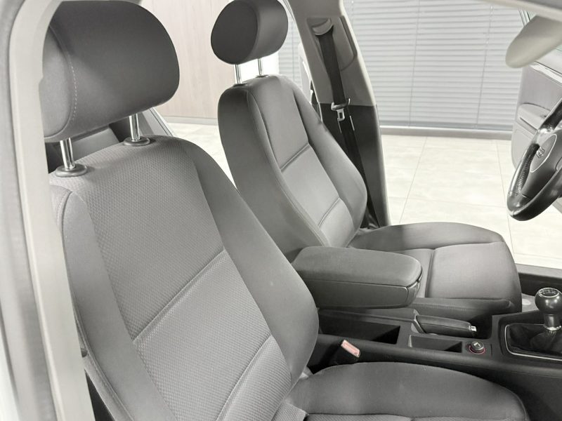 Audi A4 2.0 MPI 130KM ALT*Ambiente * Klimatronic * Relingi * Isofix * Lifting B6 (2000-2004)