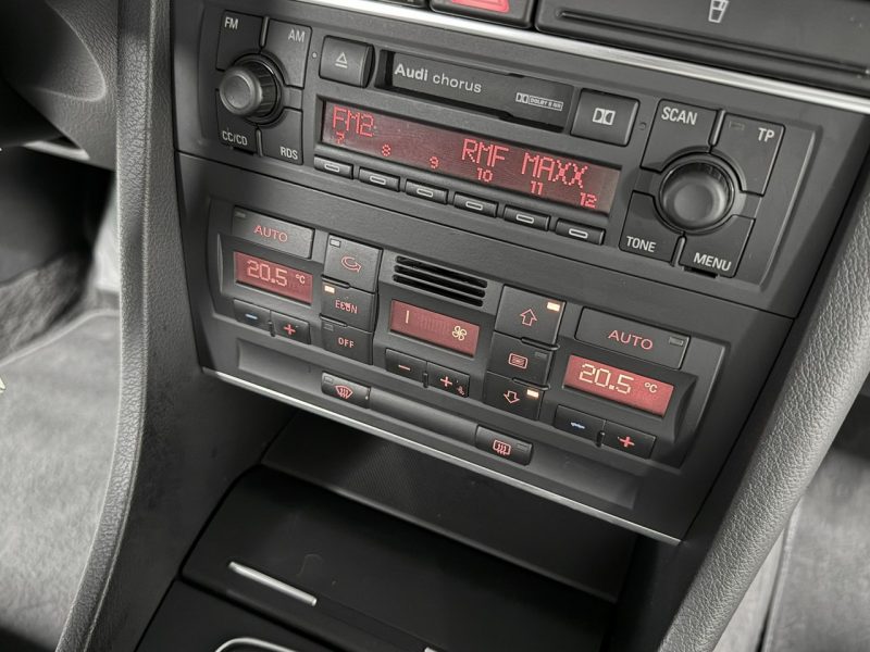 Audi A4 2.0 MPI 130KM ALT*Ambiente * Klimatronic * Relingi * Isofix * Lifting B6 (2000-2004)