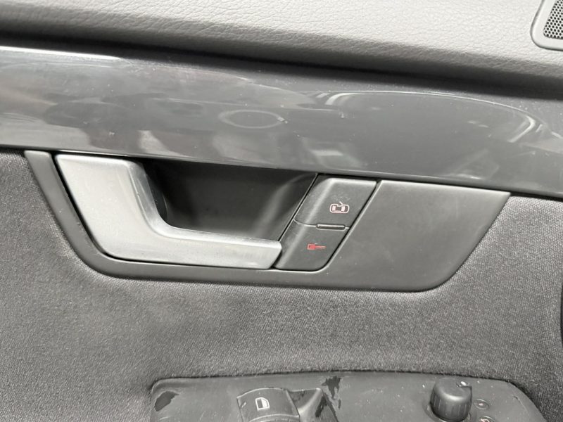 Audi A4 2.0 MPI 130KM ALT*Ambiente * Klimatronic * Relingi * Isofix * Lifting B6 (2000-2004)