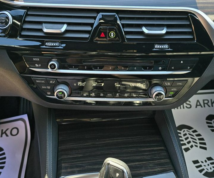 BMW 520 Luxury Line, M-Pakiet, CarPlay, Full LED G30/G31 (2017-2023)