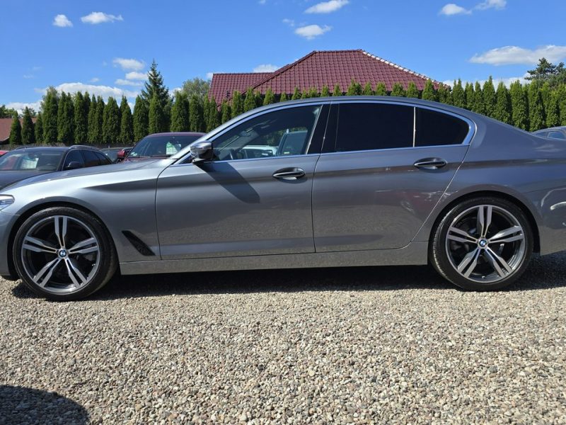 BMW 520 Luxury Line, M-Pakiet, CarPlay, Full LED G30/G31 (2017-2023)