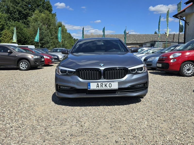 BMW 520 Luxury Line, M-Pakiet, CarPlay, Full LED G30/G31 (2017-2023)