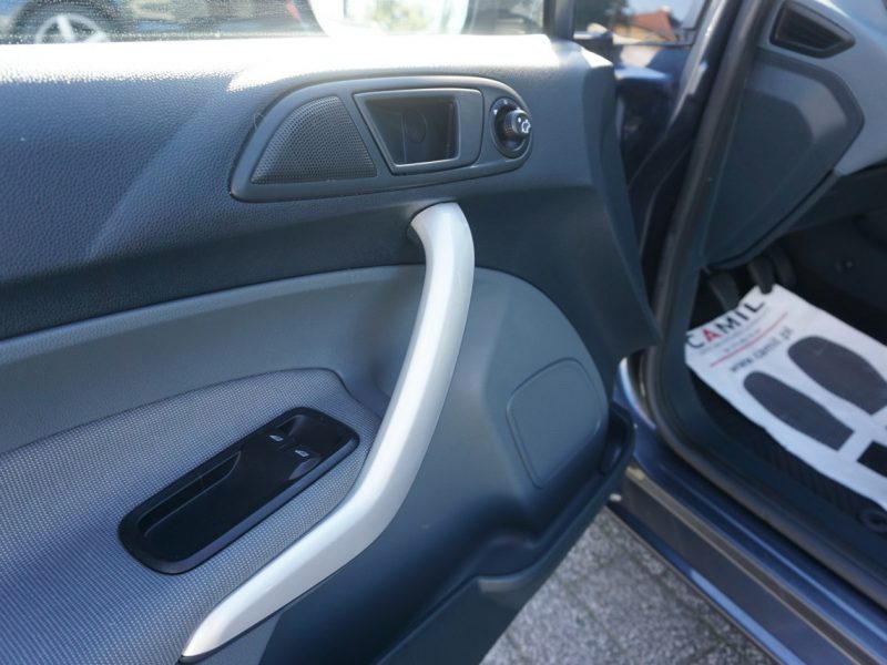 Ford Fiesta zewnętrznie stylizowana na ST, sprawna, dynamiczna, Mk7 (2008-)