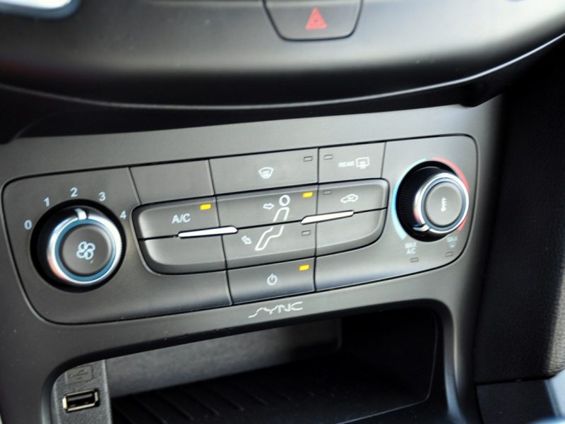 Ford Focus 1.5TDCi(120KM)*Lift*Duża Navi*Klimatronik*Automat*Welur*Reling*Alu16" Mk3 (2010-2018)