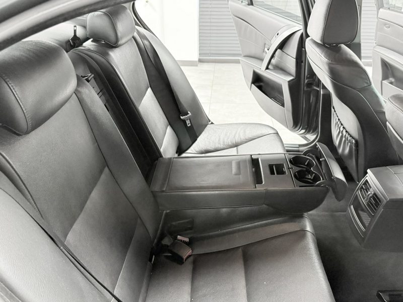 BMW 520 2.2 170KM * Szyberdach * Bi-Xenon adaptacyjny * Manual * Navi * Alu 18 E60 (2003-2010)