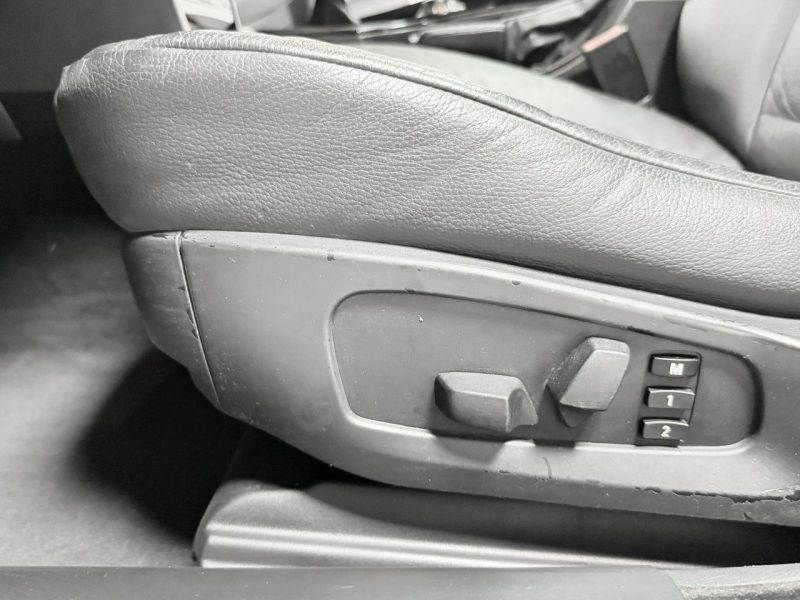 BMW 520 2.2 170KM * Szyberdach * Bi-Xenon adaptacyjny * Manual * Navi * Alu 18 E60 (2003-2010)