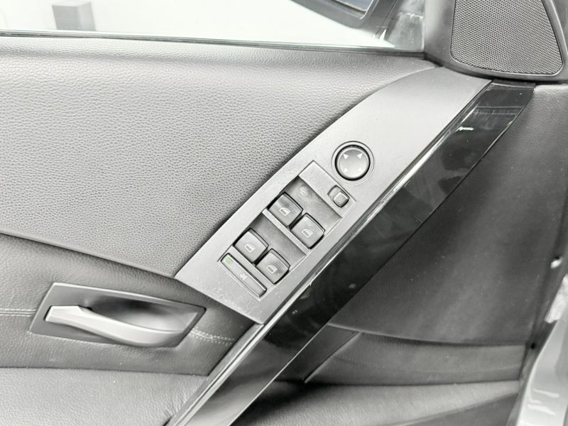 BMW 520 2.2 170KM * Szyberdach * Bi-Xenon adaptacyjny * Manual * Navi * Alu 18 E60 (2003-2010)