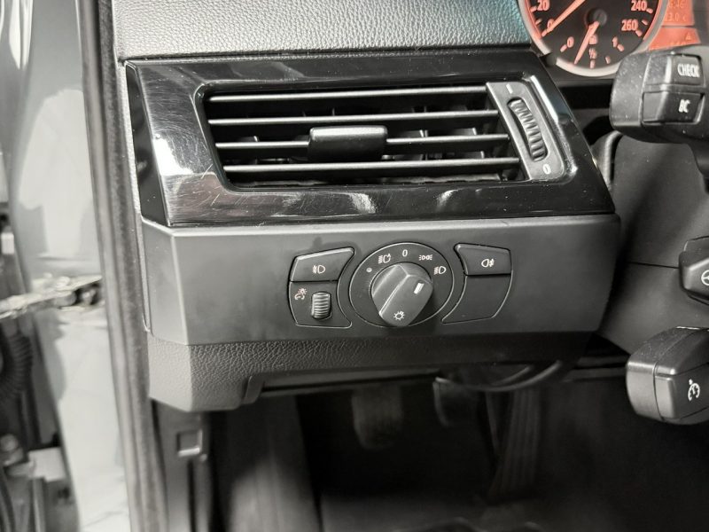 BMW 520 2.2 170KM * Szyberdach * Bi-Xenon adaptacyjny * Manual * Navi * Alu 18 E60 (2003-2010)