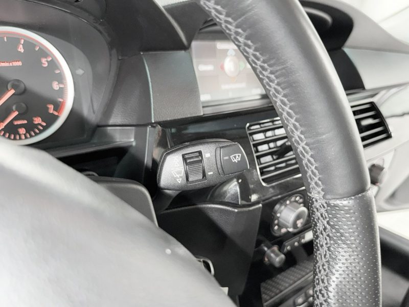 BMW 520 2.2 170KM * Szyberdach * Bi-Xenon adaptacyjny * Manual * Navi * Alu 18 E60 (2003-2010)