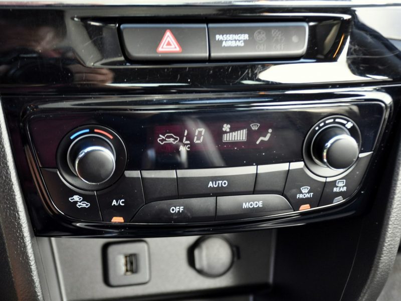 Suzuki Vitara 1.6i(120KM)*4x4*Radar*Full Led*Navi*Kamera*Panorama*Skóry*Alu17"FULL II (2015-2019)