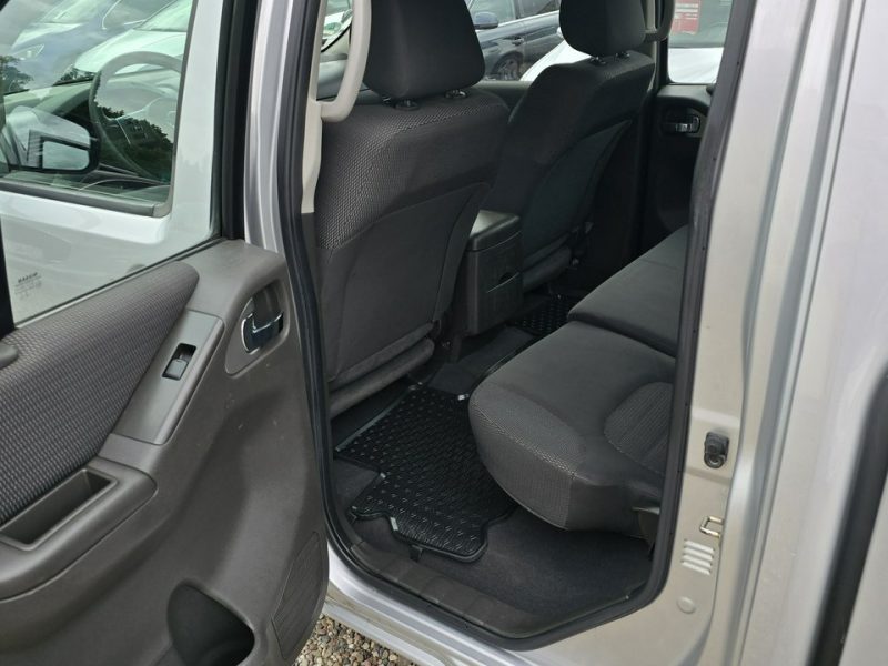 Nissan Navara Pług i solarka III (2005-2014)
