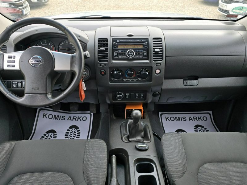 Nissan Navara Pług i solarka III (2005-2014)