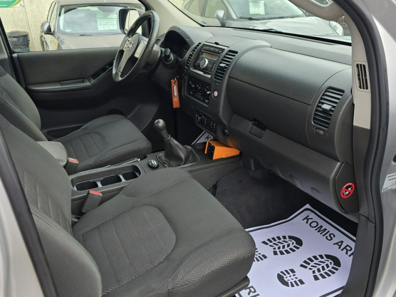 Nissan Navara Pług i solarka III (2005-2014)