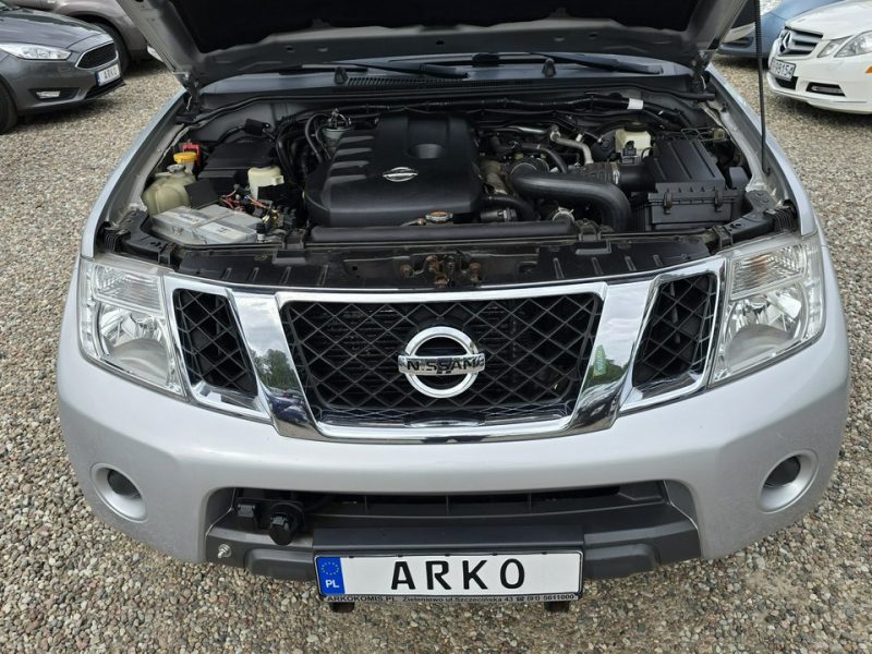 Nissan Navara Pług i solarka III (2005-2014)