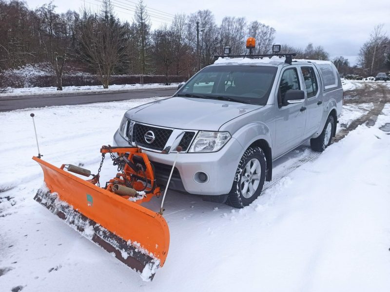 Nissan Navara Pług i solarka III (2005-2014)