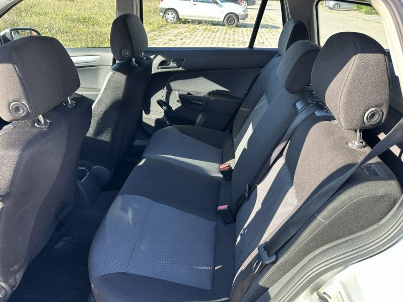 Opel Astra Nowe opony wielosezonowe, nowe turbo, nowe sprzęgło, klimatronik H (2004-2014)