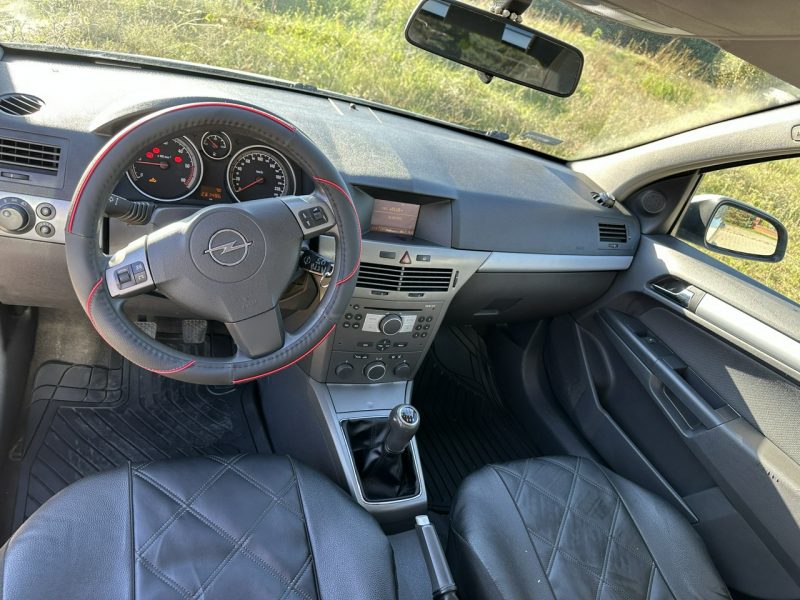 Opel Astra Nowe opony wielosezonowe, nowe turbo, nowe sprzęgło, klimatronik H (2004-2014)