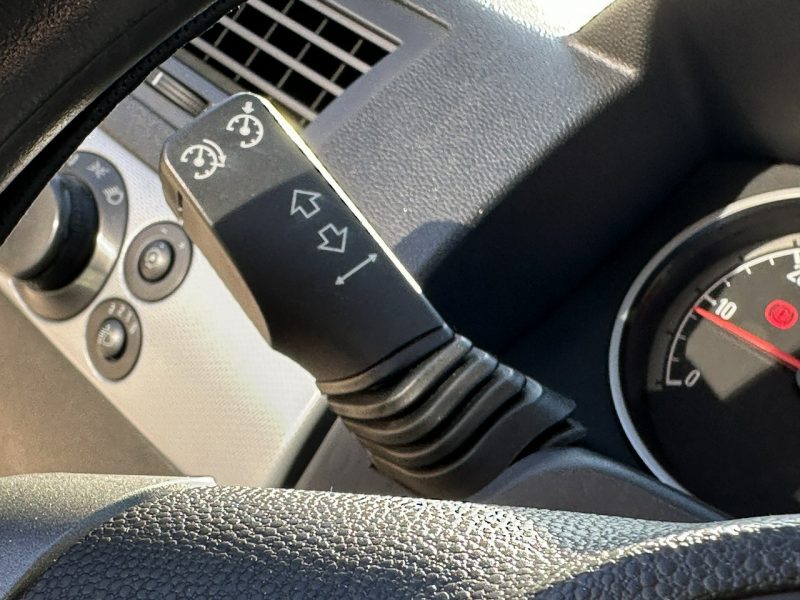 Opel Astra Nowe opony wielosezonowe, nowe turbo, nowe sprzęgło, klimatronik H (2004-2014)