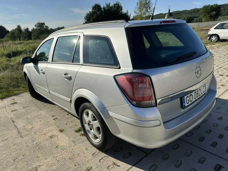 Opel Astra Nowe opony wielosezonowe, nowe turbo, nowe sprzęgło, klimatronik H (2004-2014)