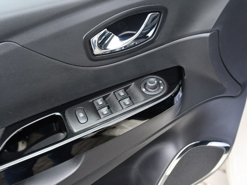 Renault Captur 1,2Turbo Benz. Automat.Navi.Kam.Cof.Parktronic.Ledy.Tempomat I (2013-2019)