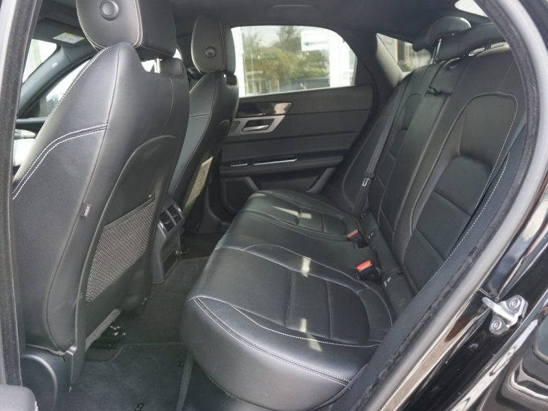 Jaguar XF zarejestrowany, ubezpieczony , f-ra VAT 23%, niski przebieg X260 (2015-)