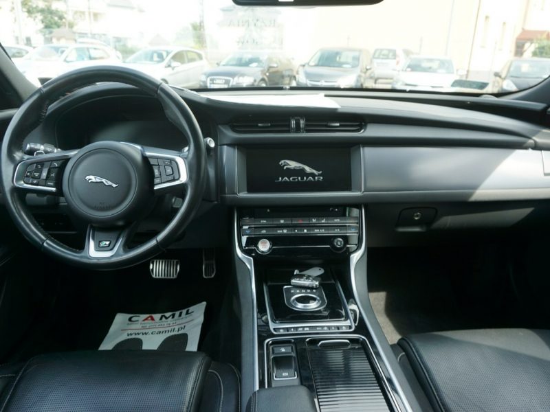 Jaguar XF zarejestrowany, ubezpieczony , f-ra VAT 23%, niski przebieg X260 (2015-)