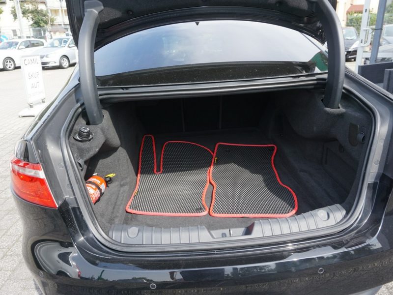 Jaguar XF zarejestrowany, ubezpieczony , f-ra VAT 23%, niski przebieg X260 (2015-)