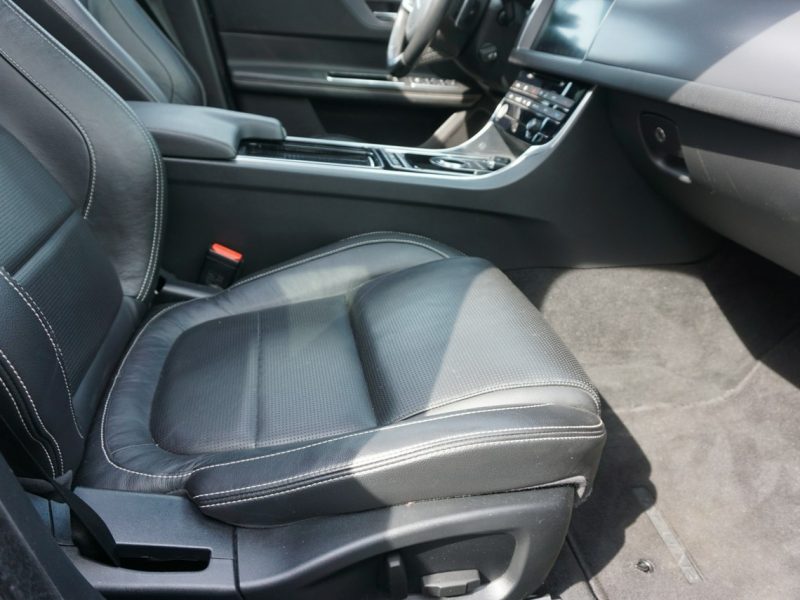 Jaguar XF zarejestrowany, ubezpieczony , f-ra VAT 23%, niski przebieg X260 (2015-)